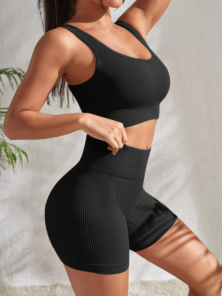 Conjunto deportivo de camiseta sin mangas y pantalones cortos acanalados 
